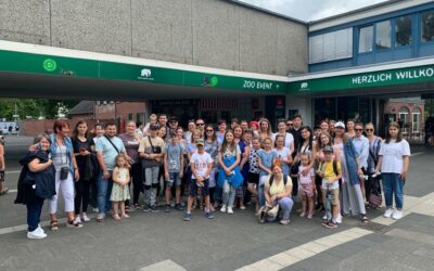 Fahrt zum Kölner Zoo für ukrainische Flüchtlingsfamilien